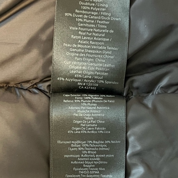 Mackage Kerry Down Parka, Women’s Small, Black, Raccoon Fur, Excellent Condition - Picture 9 of 16